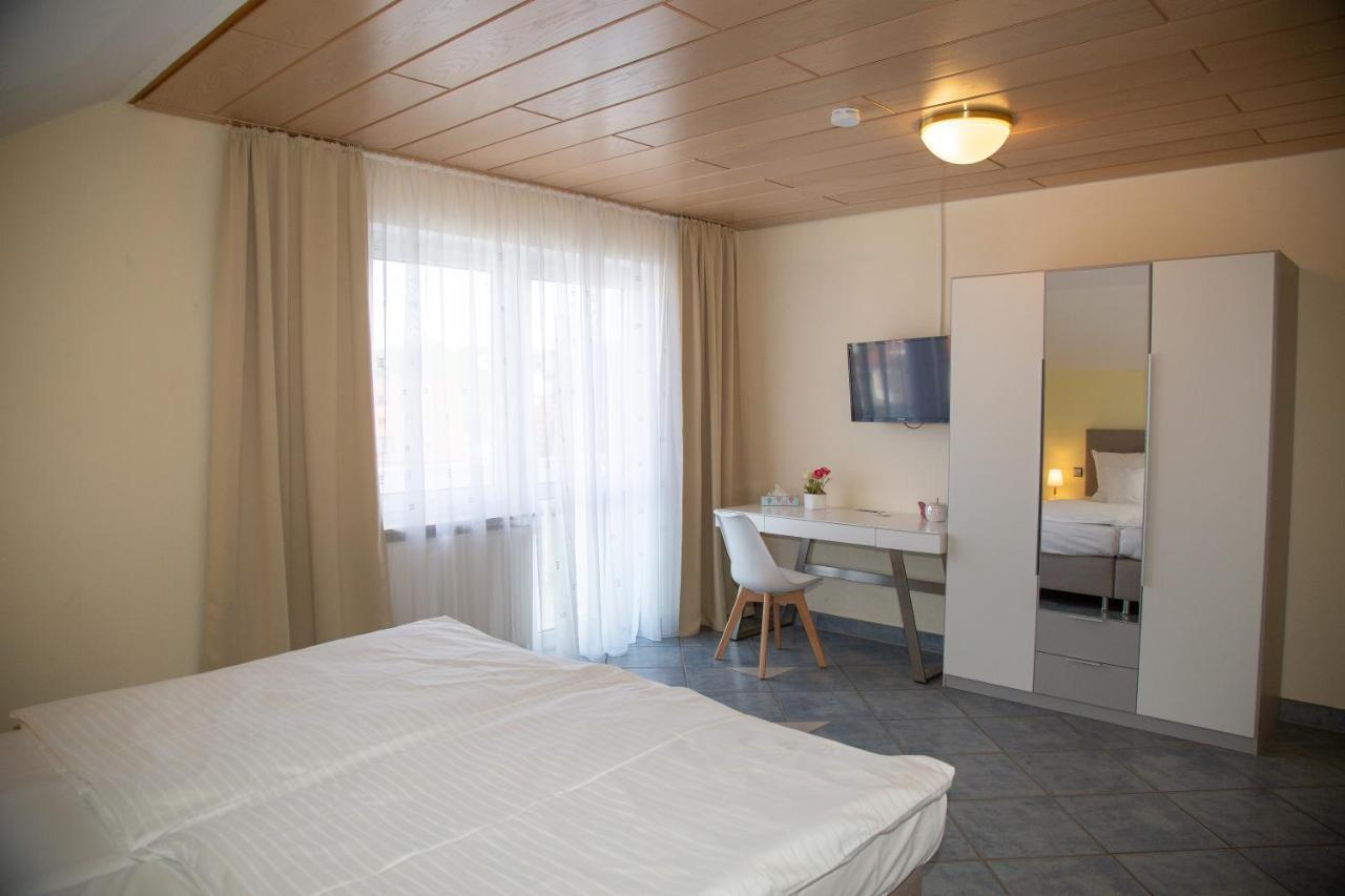 Hotel Andrea Crailsheim Exteriör bild