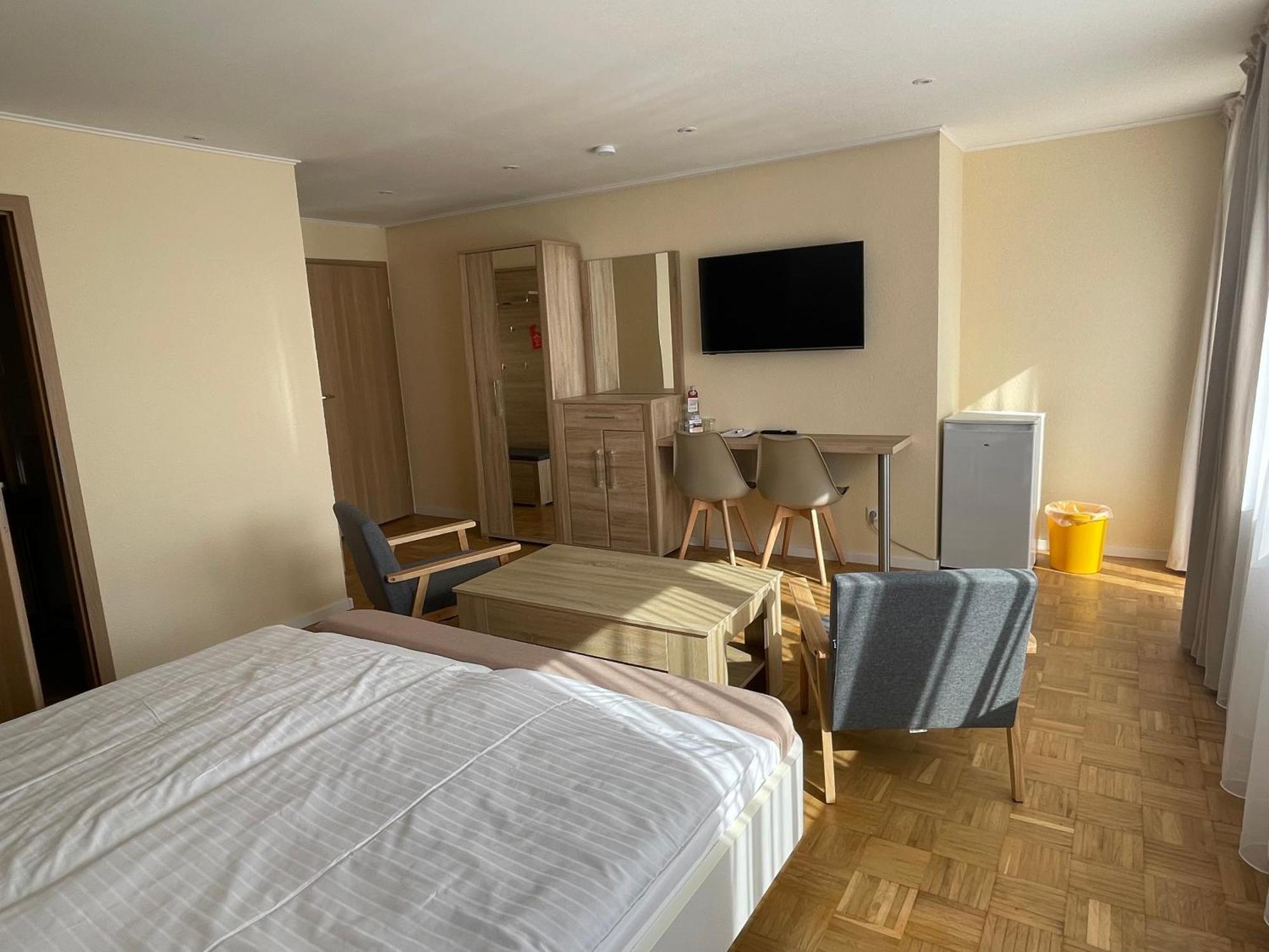 Hotel Andrea Crailsheim Exteriör bild