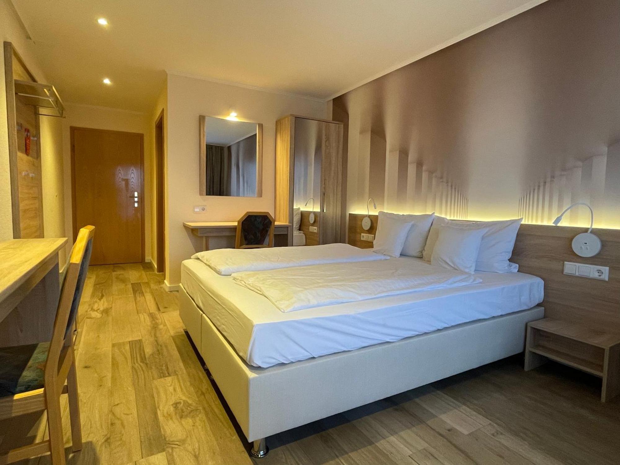 Hotel Andrea Crailsheim Exteriör bild